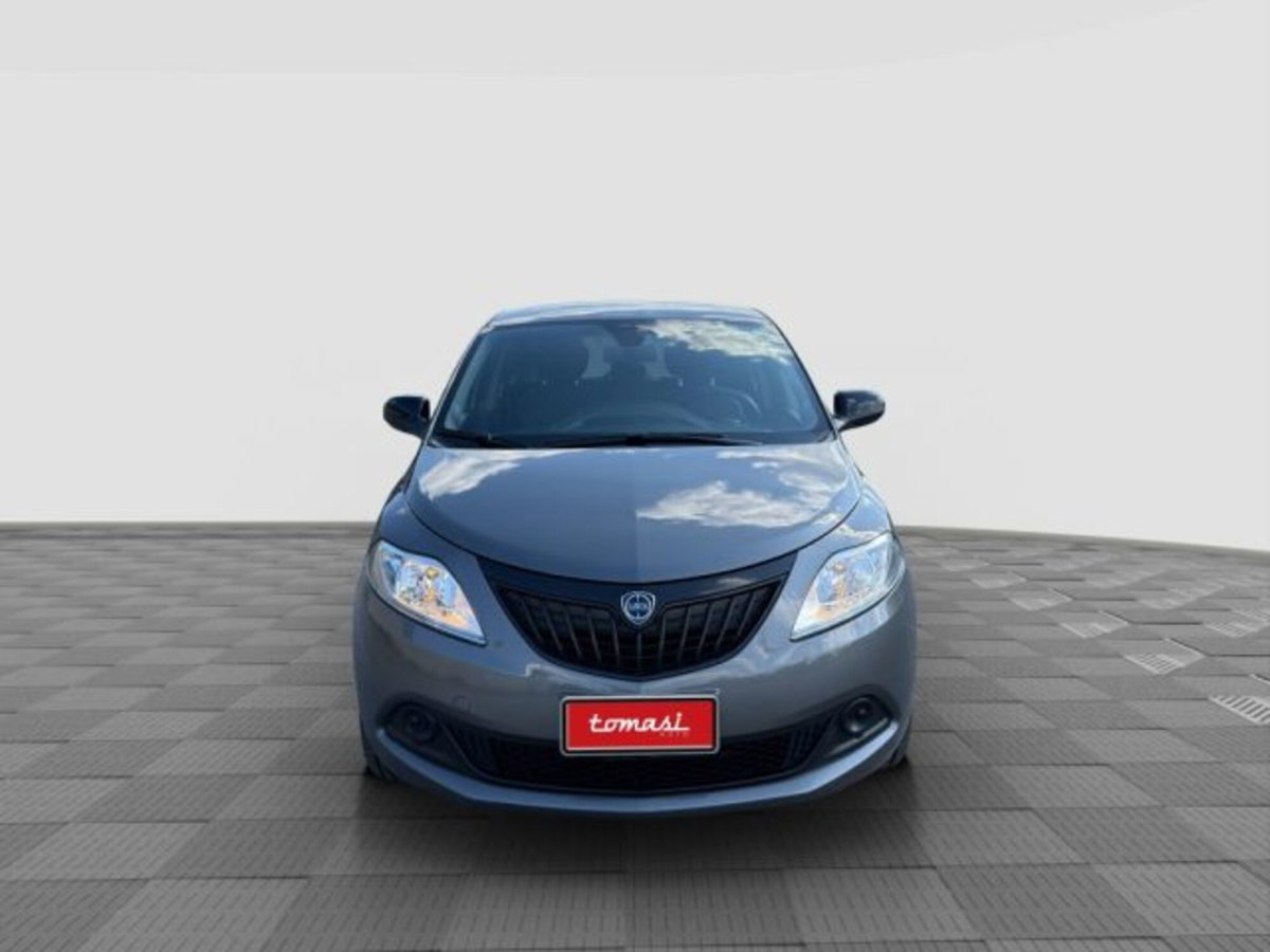 Lancia Ypsilon 1.0 FireFly 5 porte S&S Hybrid Silver Plus (8)