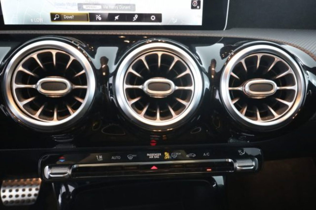 Mercedes-Benz Classe A 220 Automatic 4Matic Premium (13)