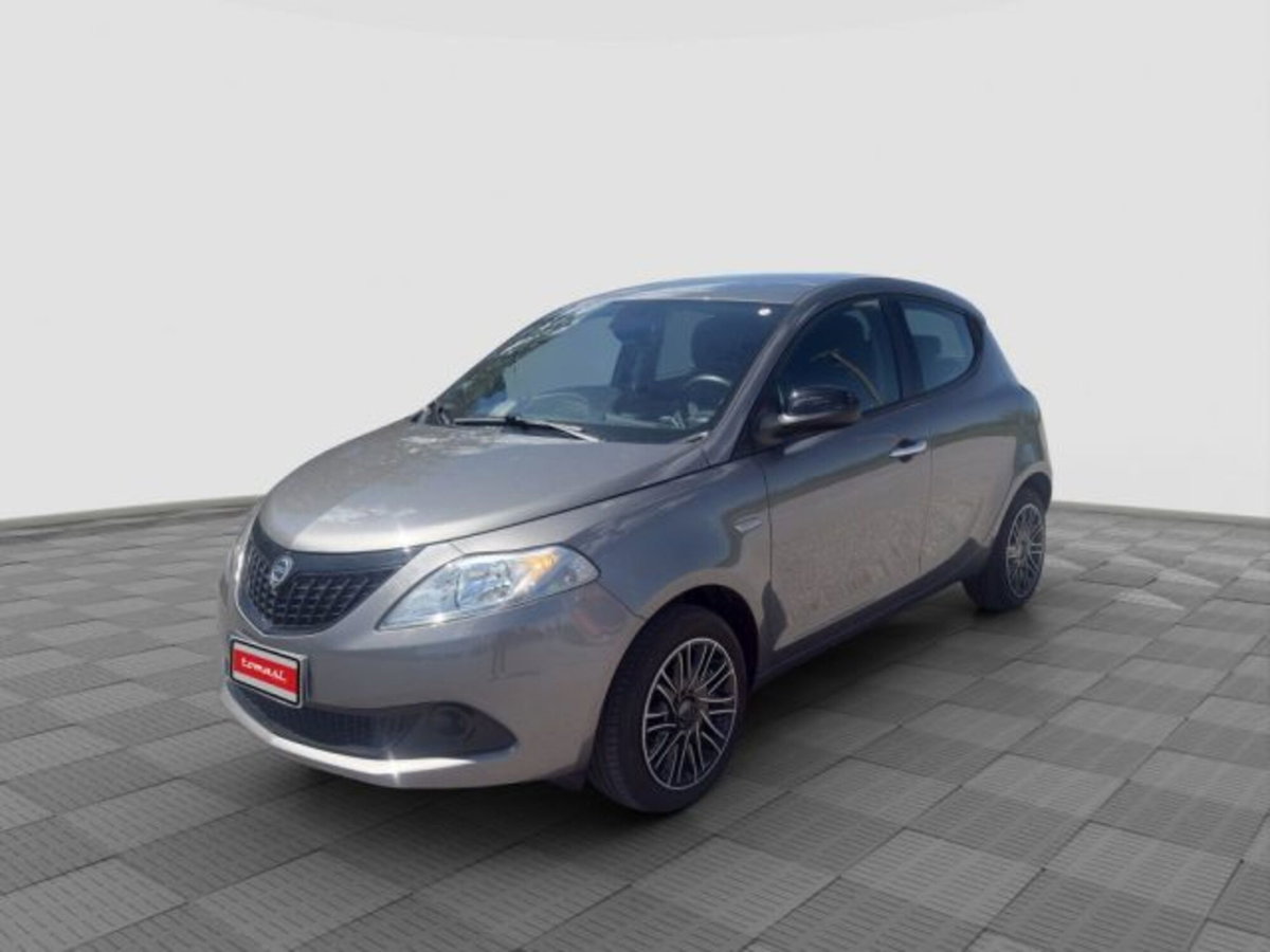 Lancia Ypsilon 1.0 FireFly 5 porte S&S Hybrid Ecochic Silver