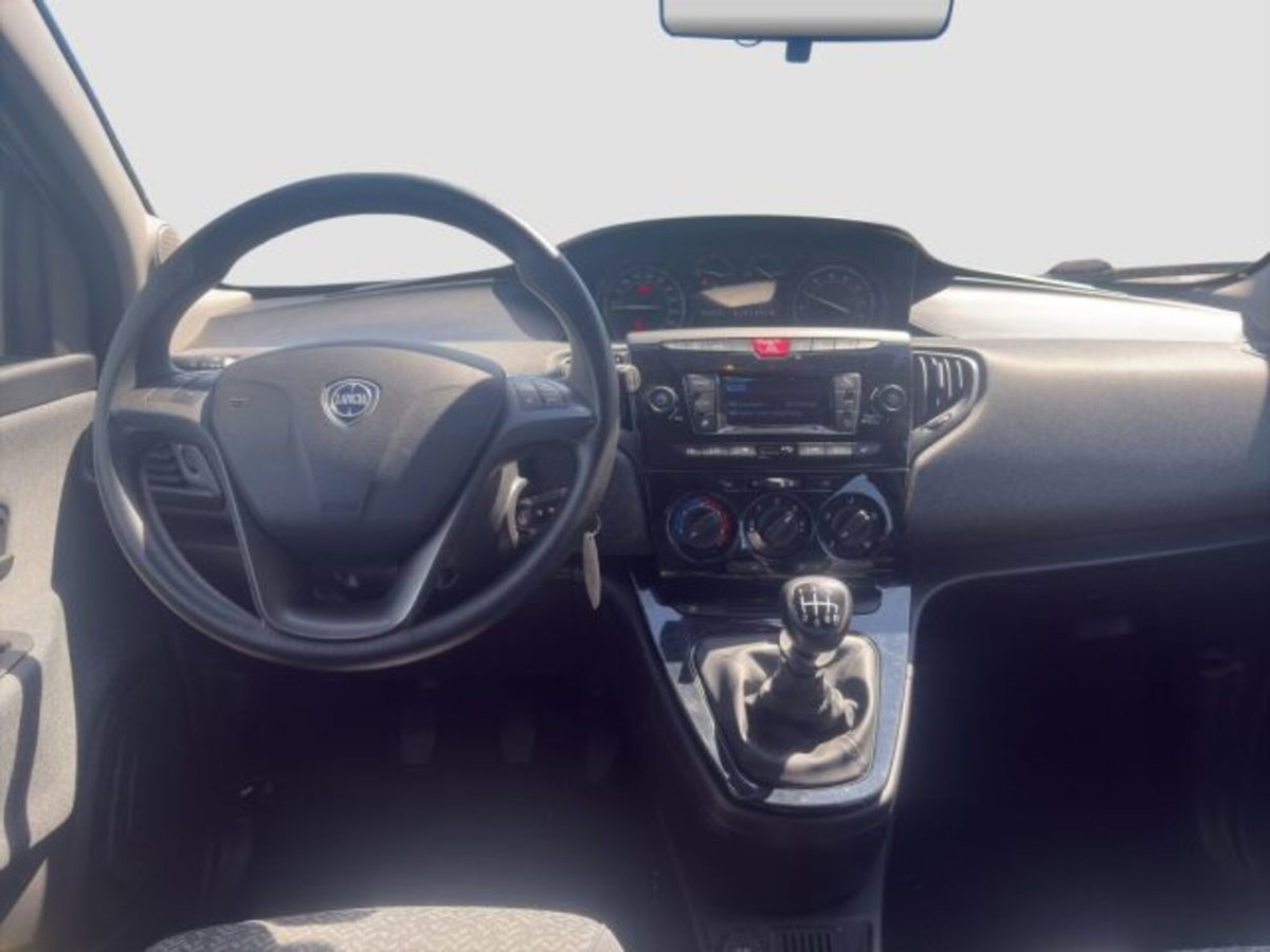 Lancia Ypsilon 1.0 FireFly 5 porte S&S Hybrid Ecochic Silver (11)