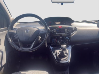 Lancia Ypsilon 1.0 FireFly 5 porte S&S Hybrid Silver Plus (11)