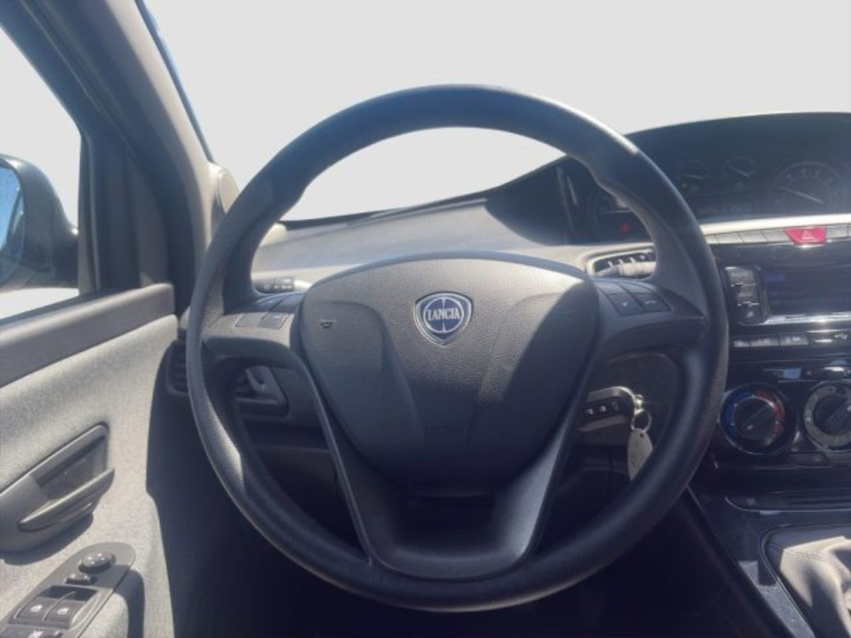 Lancia Ypsilon 1.0 FireFly 5 porte S&S Hybrid Ecochic Silver (12)