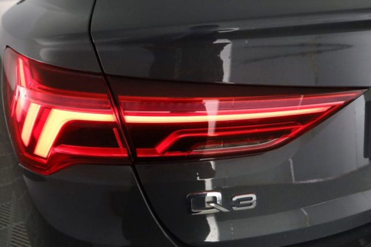 Audi Q3 Sportback 35 TDI quattro S tronic Business Plus (10)