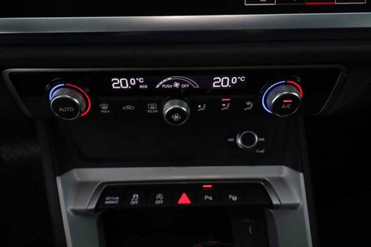 Audi Q3 Sportback 35 TDI quattro S tronic Business Plus (13)