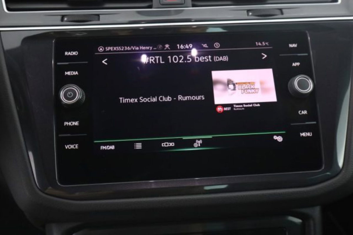 Volkswagen Tiguan 2.0 TDI 150 CV SCR DSG 4MOTION R-Line (11)