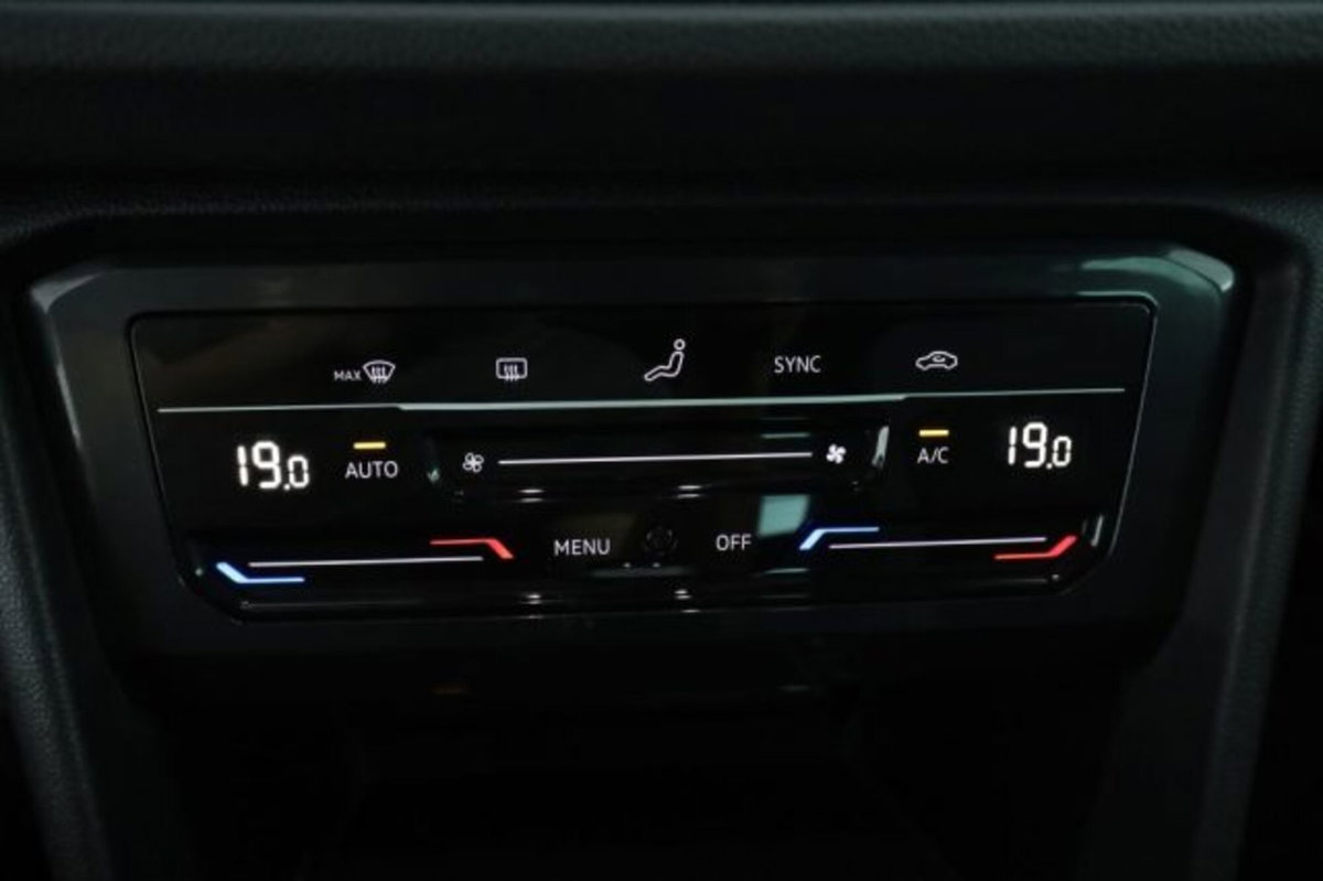 Volkswagen Tiguan 2.0 TDI 150 CV SCR DSG 4MOTION R-Line (13)