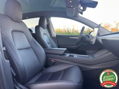Tesla Model Y Long Range awd (15)
