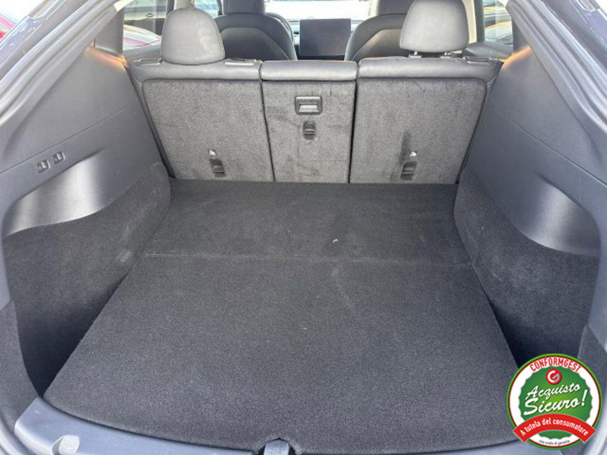 Tesla Model Y Long Range awd (17)