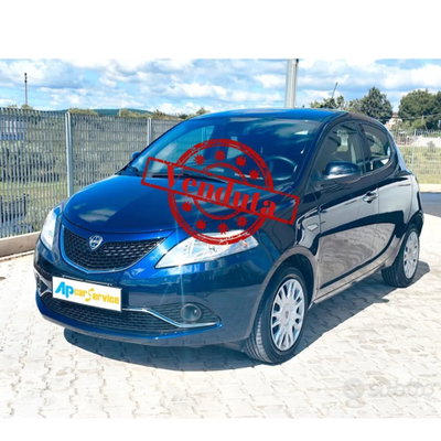 Lancia Ypsilon 1.2 69 CV 5 porte Silver usata