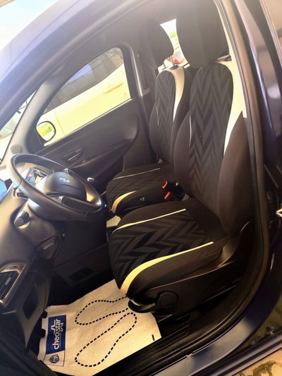 Lancia Ypsilon 1.2 69 CV 5 porte Silver (14)