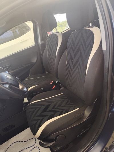 Lancia Ypsilon 1.2 69 CV 5 porte Silver (15)