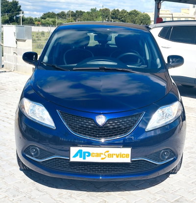 Lancia Ypsilon 1.2 69 CV 5 porte Silver (3)