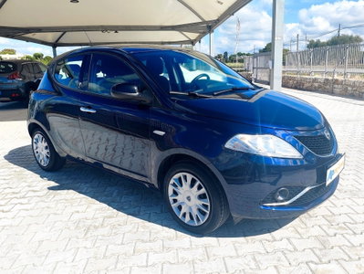Lancia Ypsilon 1.2 69 CV 5 porte Silver (8)