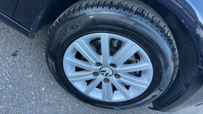 Volkswagen Golf 1.6 TDI DPF 5p. Highline (11)