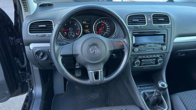 Volkswagen Golf 1.6 TDI DPF 5p. Highline (8)