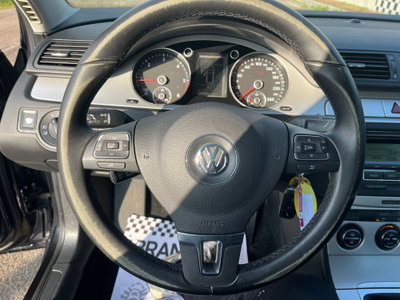 Volkswagen Passat Variant 2.0 TDI 110CV DPF Comf. (12)