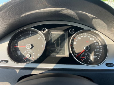 Volkswagen Passat Variant 2.0 TDI 110CV DPF Comf. (13)