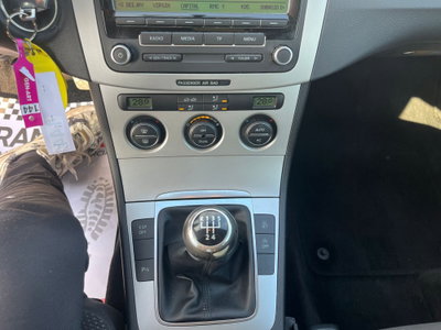 Volkswagen Passat Variant 2.0 TDI 110CV DPF Comf. (15)