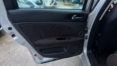 Alfa Romeo 159 1.9 JTDm 150CV Progression (9)