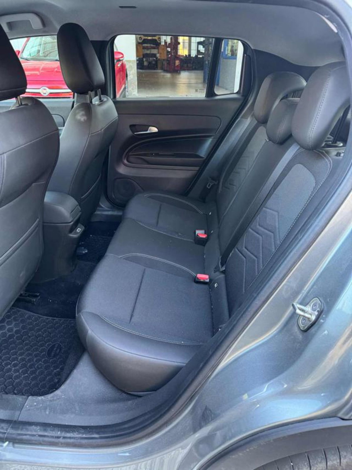 Jeep Avenger 1.2 turbo Summit fwd 100cv (5)