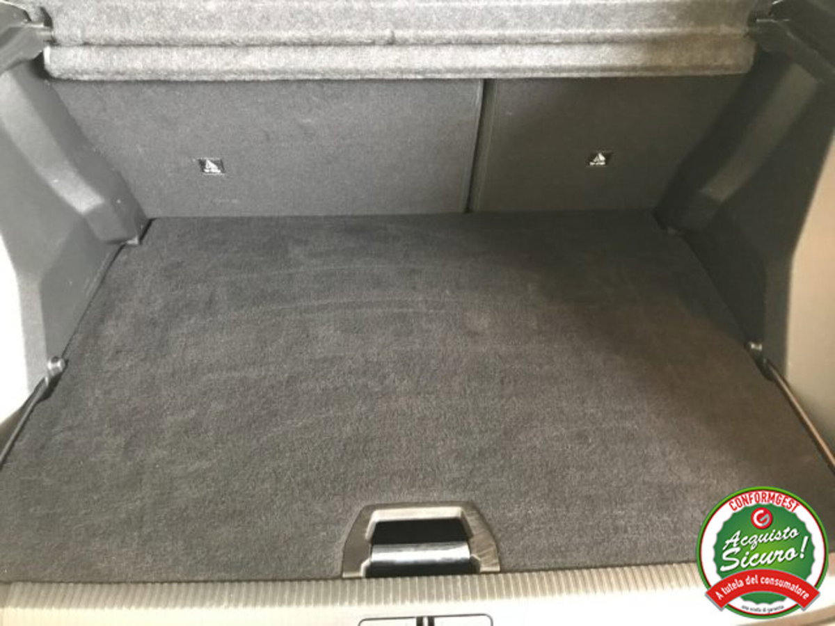 Peugeot 2008 PureTech 100 S&S Allure (8)