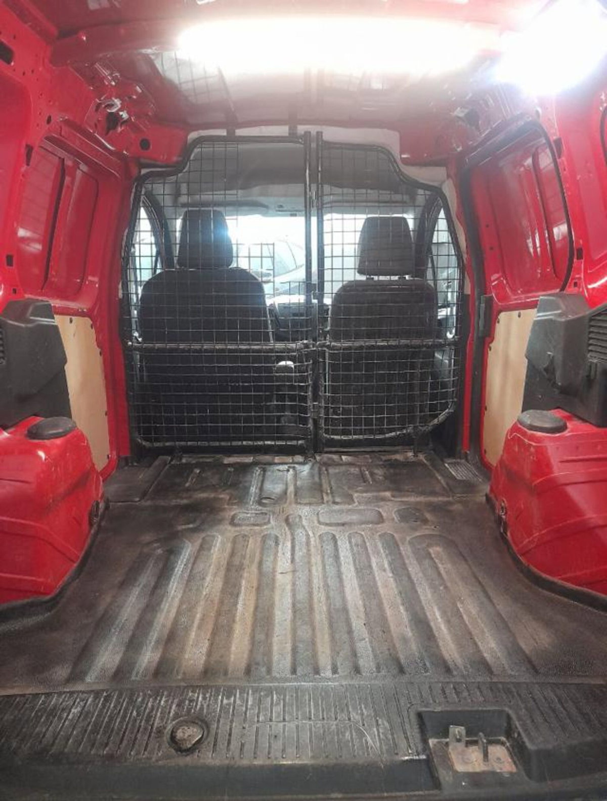 Ford Transit Courier 1.5 TDCi 100CV  Trend (12)