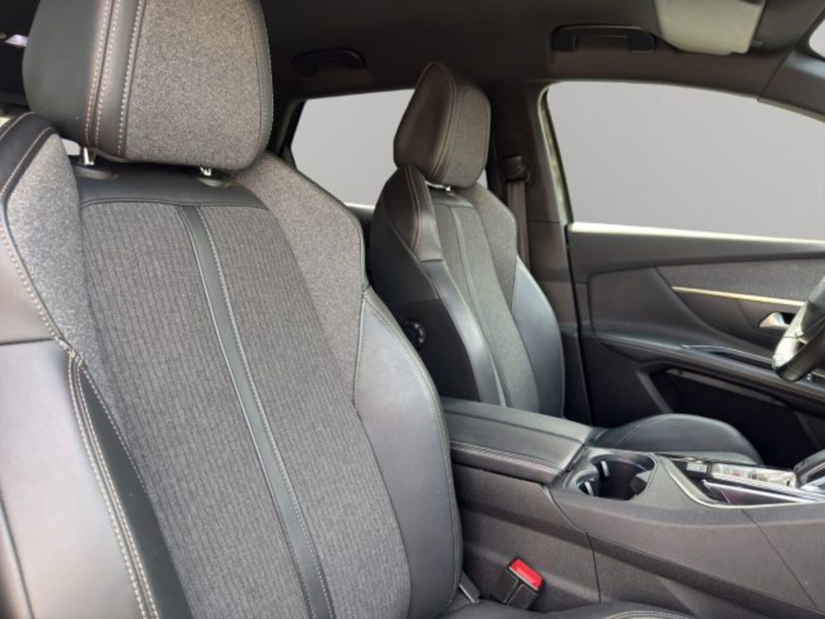 Peugeot 3008 BlueHDi 130 S&S Allure (17)