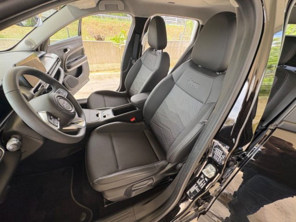 Jeep Avenger 1.2 turbo Summit fwd 100cv (16)