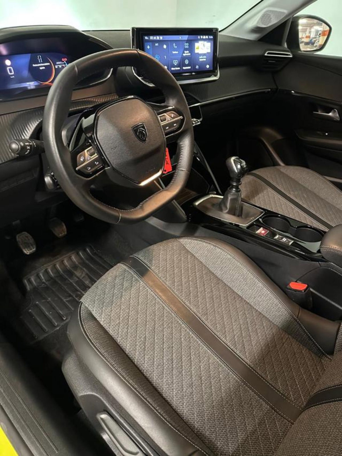 Peugeot 208 1.2 puretech Active s&s 100cv (19)