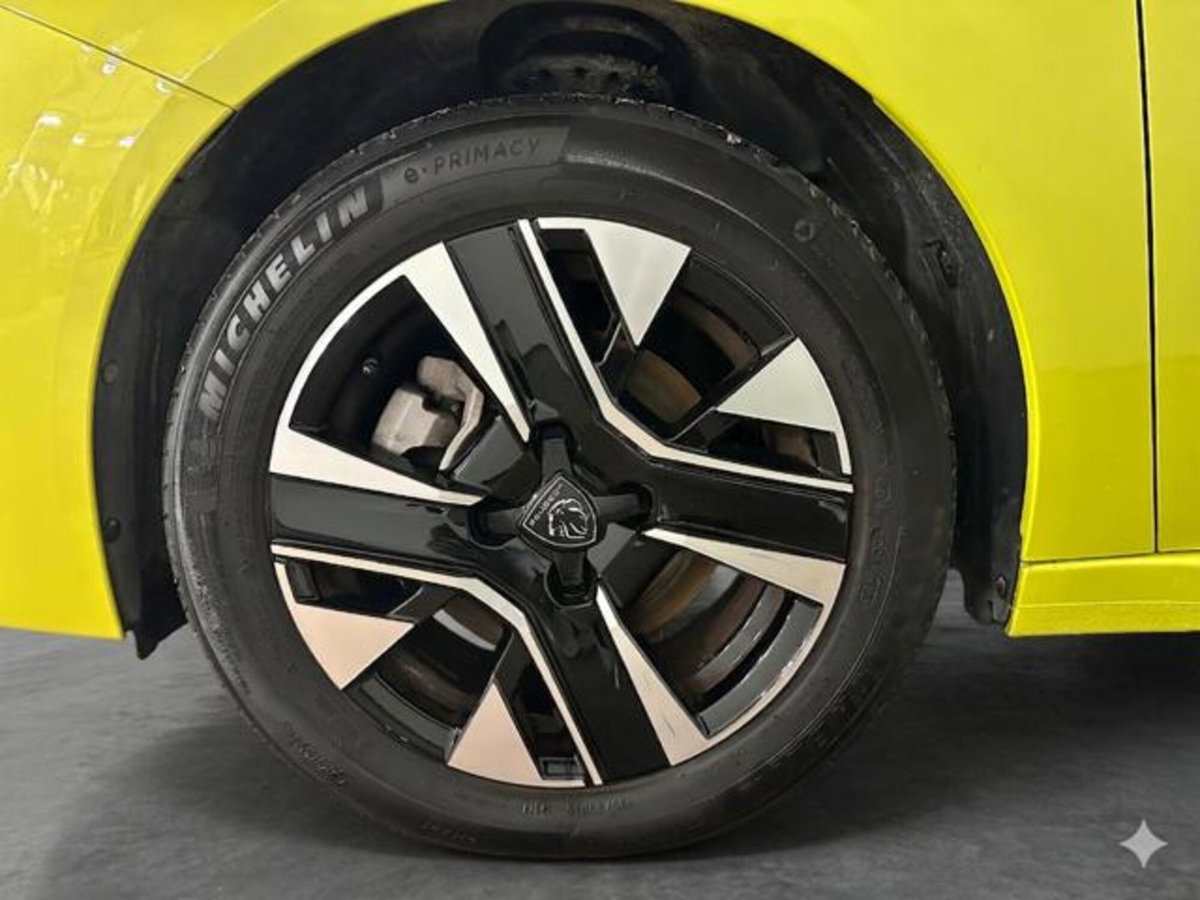 Peugeot 208 1.2 puretech Active s&s 100cv (7)