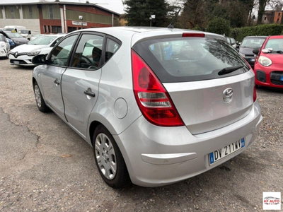 Hyundai i30 1.4 16V 109CV BlueDr. GPL Special (4)