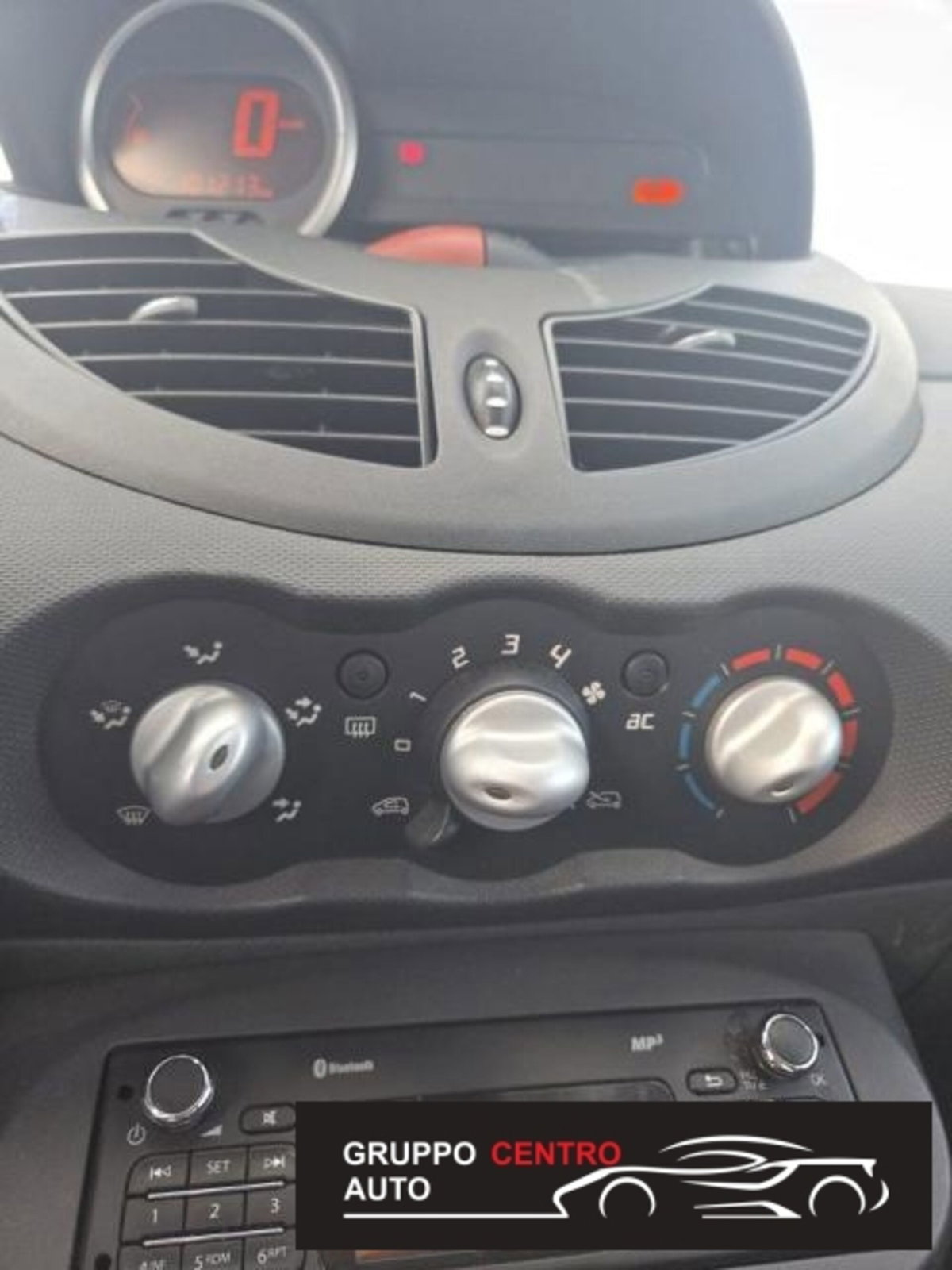 Renault Twingo 1.2 16V Live (11)