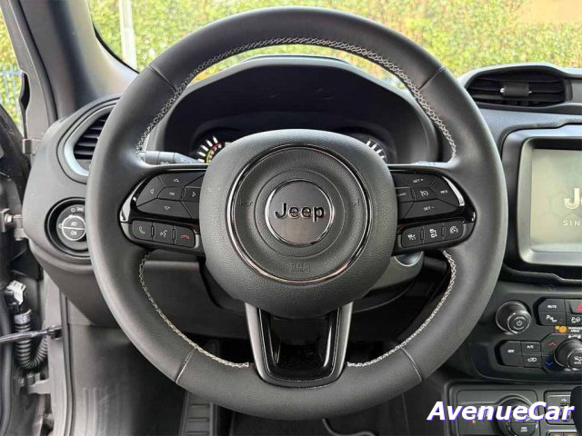 Jeep Renegade 1.3 T4 190CV PHEV 4xe AT6 80th Anniversary (12)