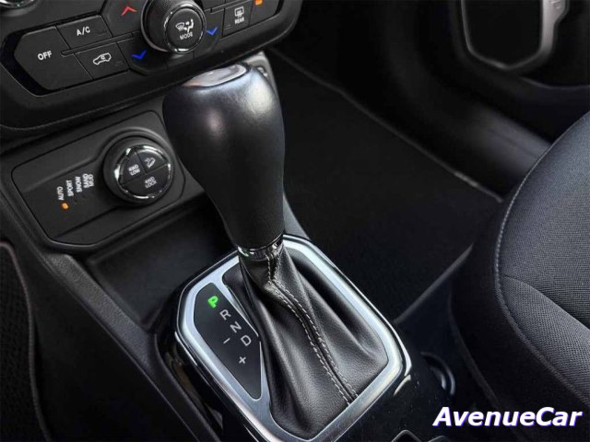 Jeep Renegade 1.3 T4 190CV PHEV 4xe AT6 80th Anniversary (15)