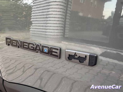 Jeep Renegade 1.3 T4 190CV PHEV 4xe AT6 80th Anniversary (8)