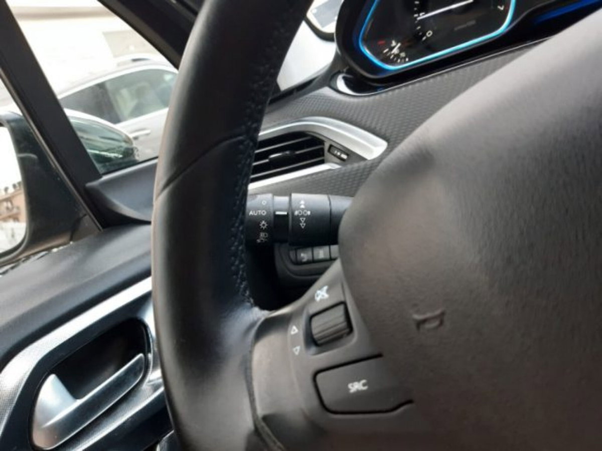 Peugeot 2008 82 Allure (13)