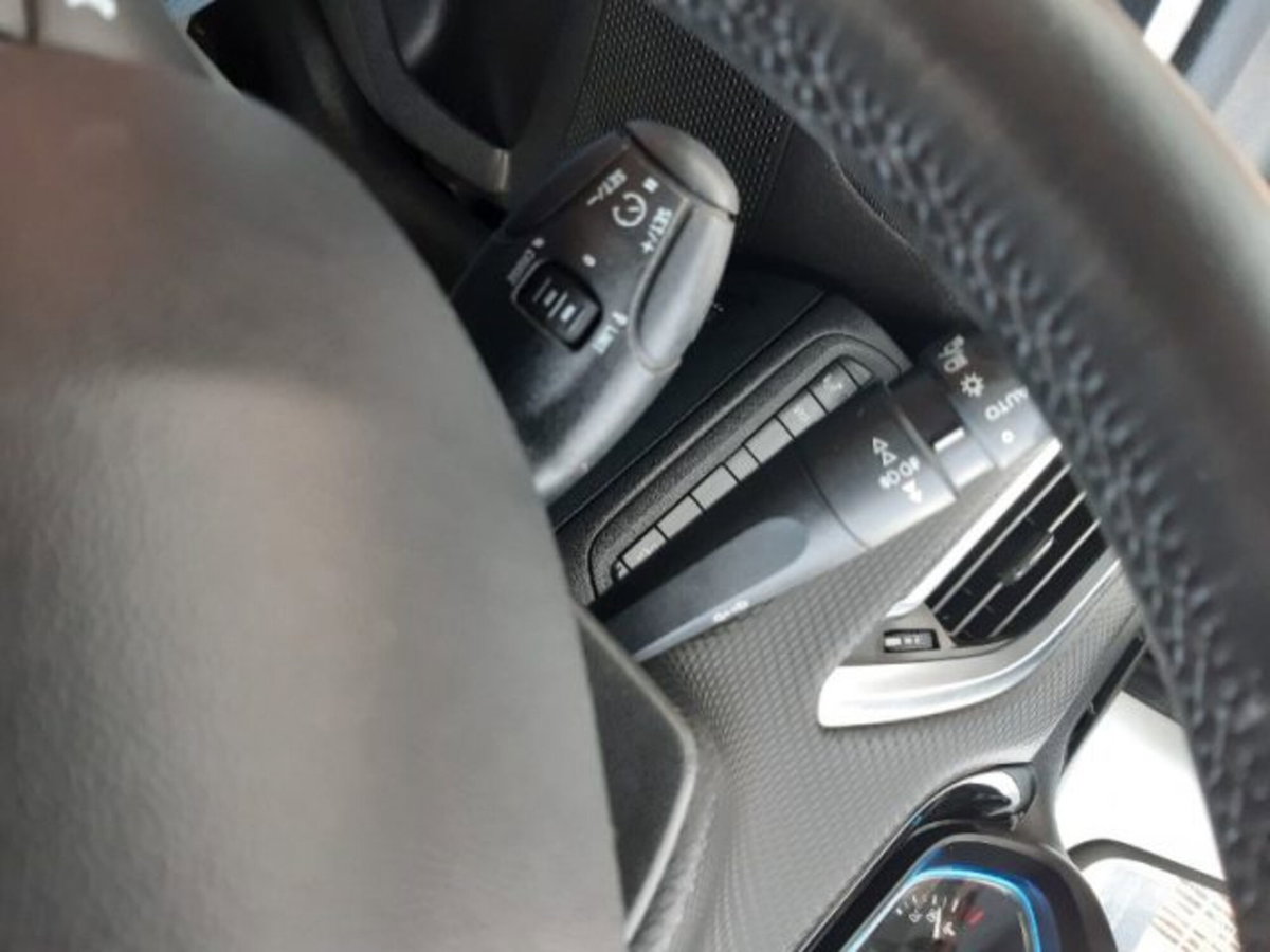 Peugeot 2008 82 Allure (14)