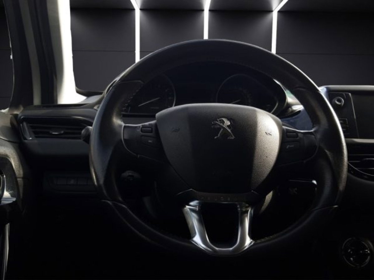 Peugeot 208 82 5 porte Allure (11)