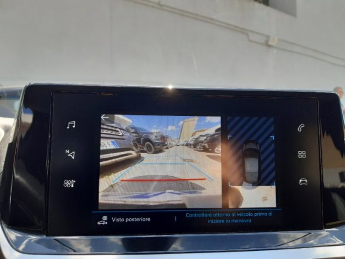 Peugeot 208 motore elettrico 136 CV 5 porte GT (12)