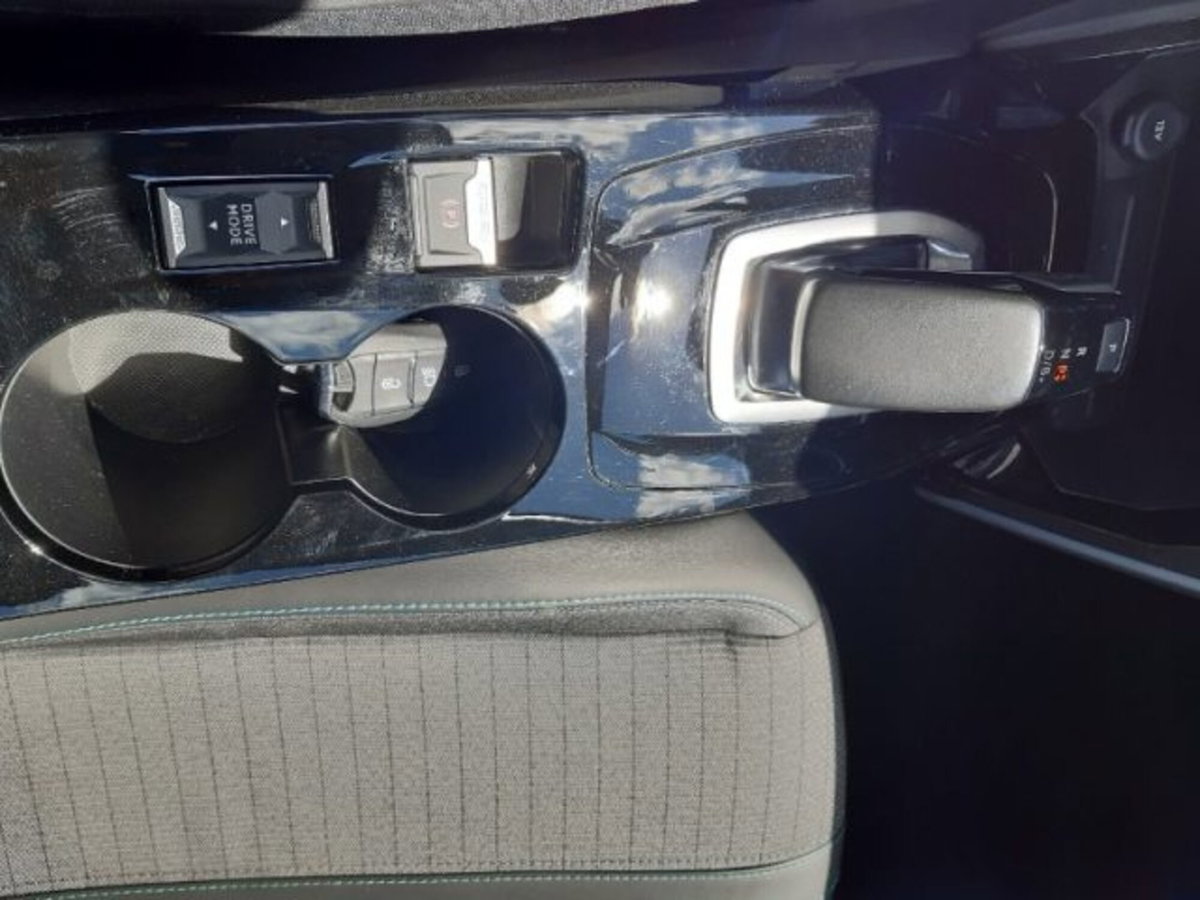 Peugeot 208 motore elettrico 136 CV 5 porte GT (15)