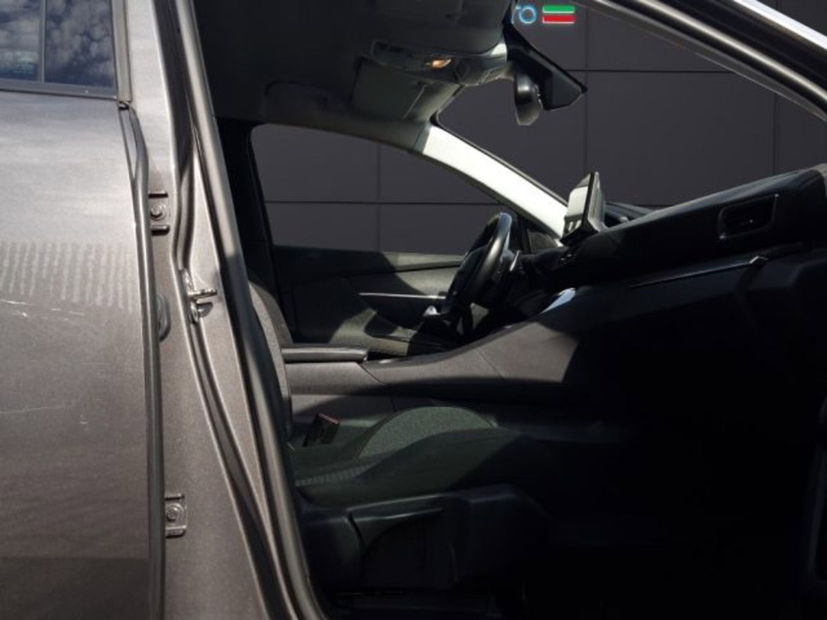 Peugeot 3008 BlueHDi 130 S&S EAT8 GT Pack (17)