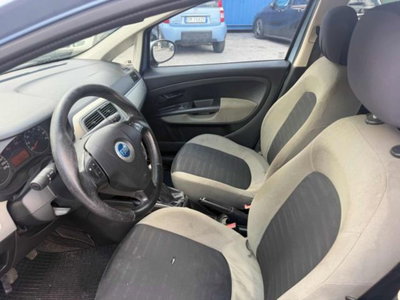 Fiat Grande Punto 1.3 MJT 90 CV 5 porte Emotion (9)