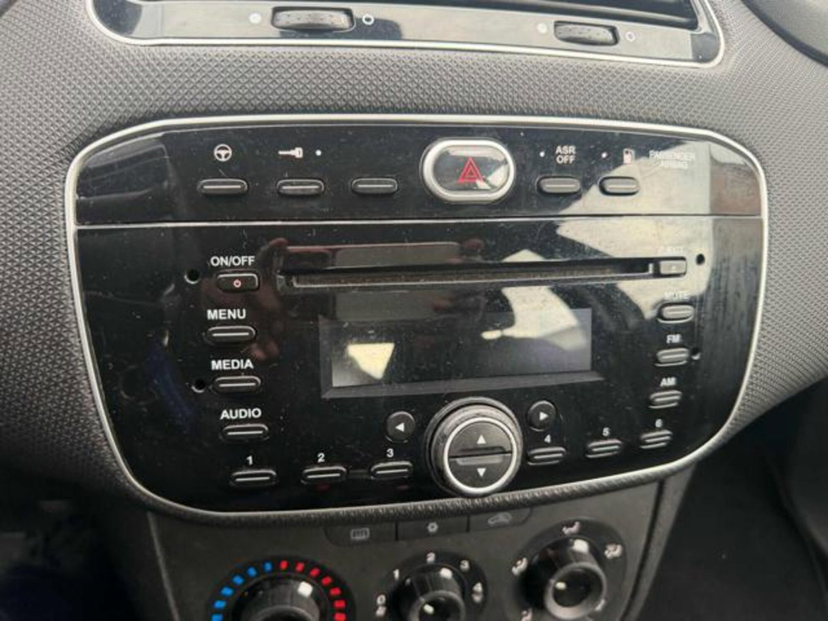 Fiat Punto 1.4 8V 5 porte Easypower Street (4)