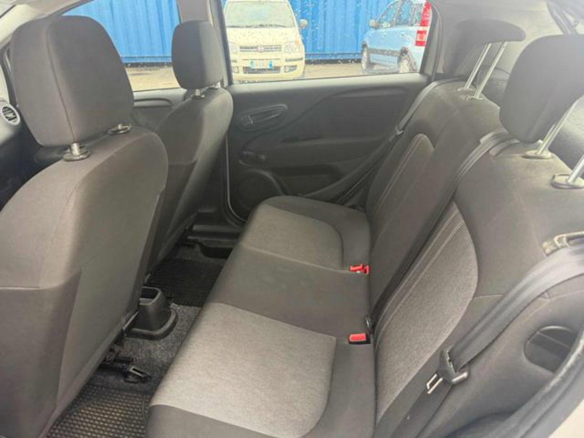 Fiat Punto 1.4 8V 5 porte Easypower Street (5)