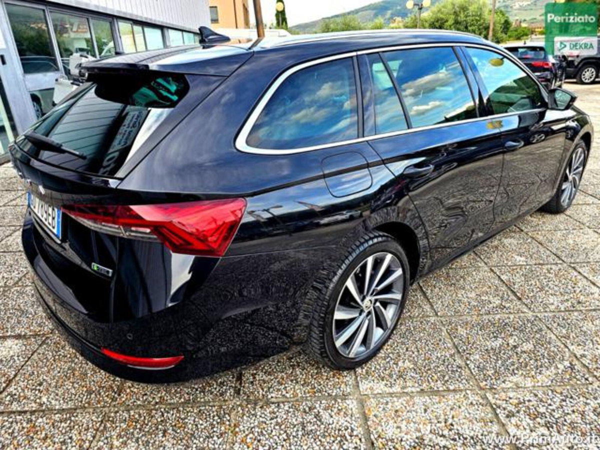 Skoda Octavia Station Wagon 1.5 G-TEC DSG Wagon Style (9)