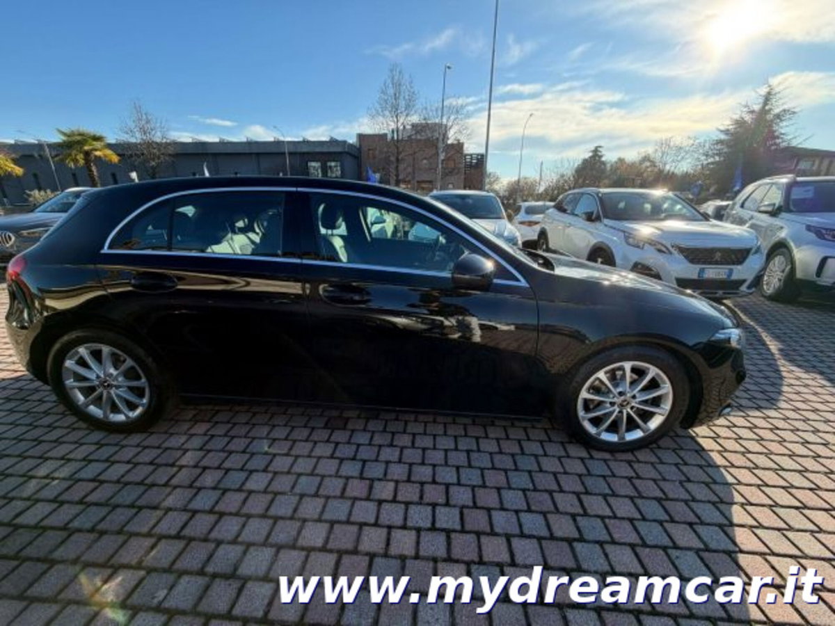 Mercedes-Benz Classe A Sedan 160 d 4p. Executive (16)