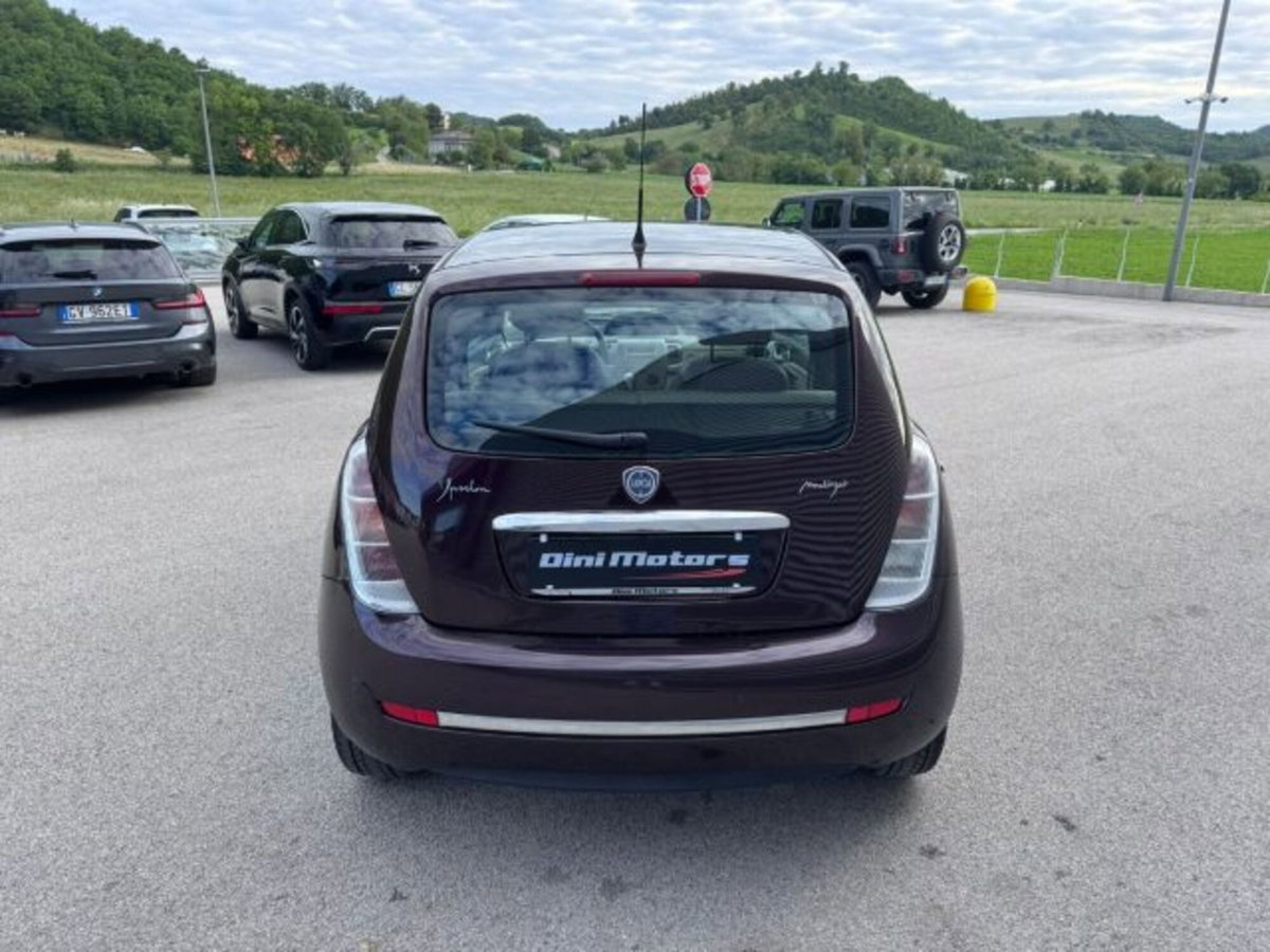 Lancia Ypsilon 1.3 MJT 75 CV Passion (6)