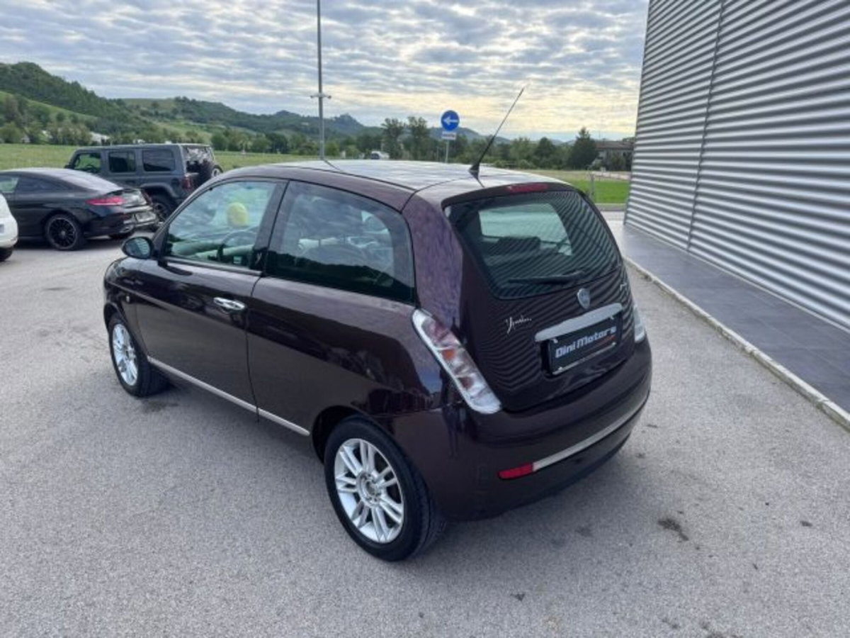 Lancia Ypsilon 1.3 MJT 75 CV Passion (7)