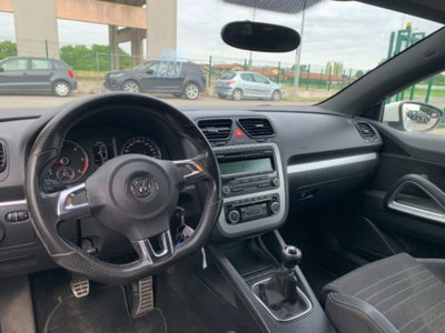 Volkswagen Scirocco 2.0 TDI 140CV DPF (11)