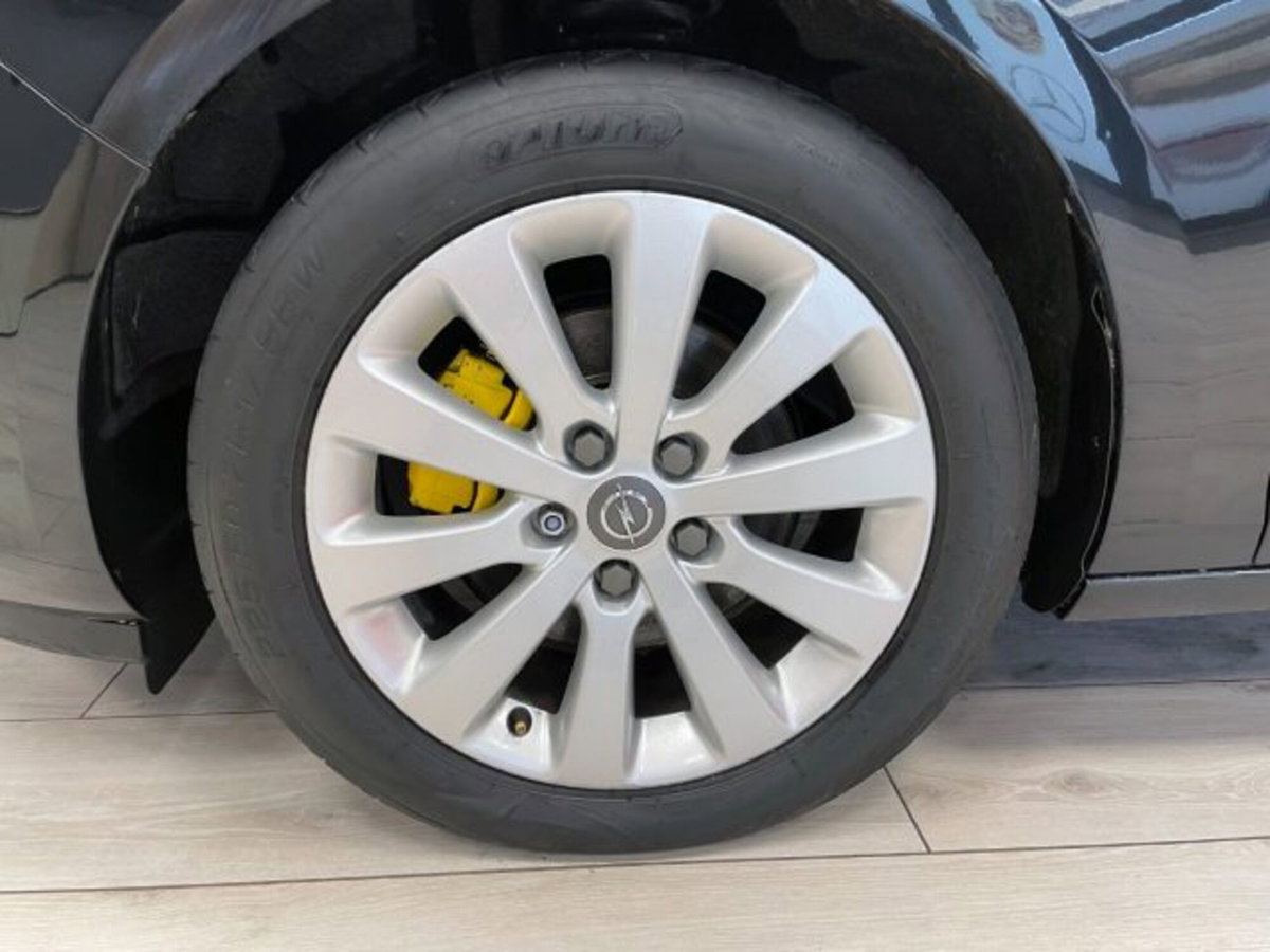 Opel Astra 1.7 CDTI 110CV 4 porte Cosmo (14)